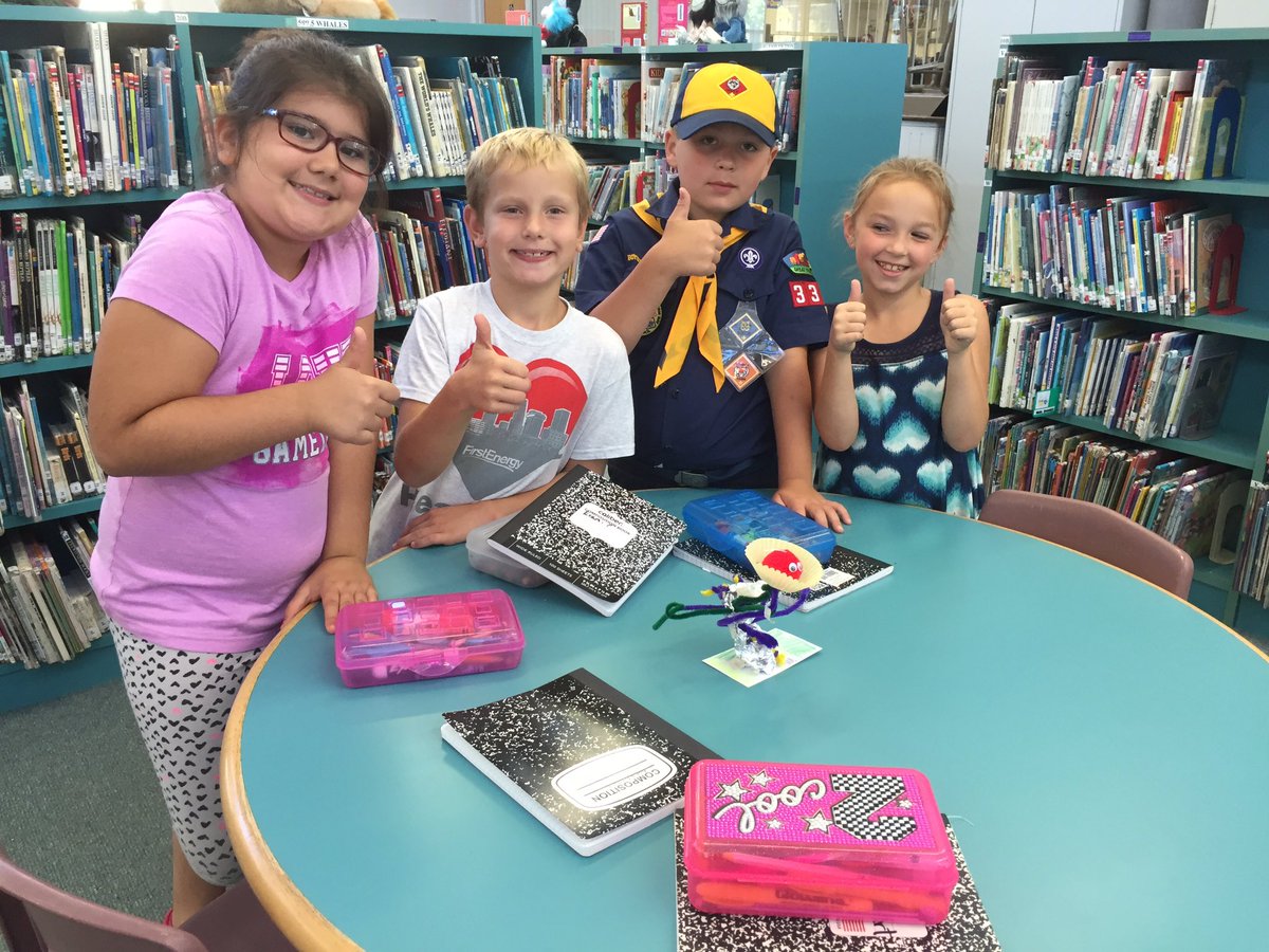 JoyceLPushpak's tweet photo. Today we built a perch and helped Harry! #makersuccess @HillcrestK3 https://t.co/S6XDUhtrF3