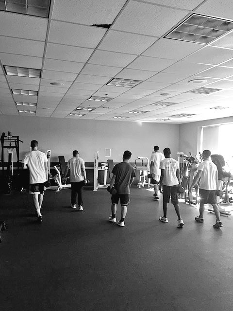 MarathonCoaches's tweet photo. Week 2: deadlift x20, push up x15, squat x10, carry x5 rest/repeat-30 mins..nice work fellas! @CantonAthletics https://t.co/u8kNyc6Jv3