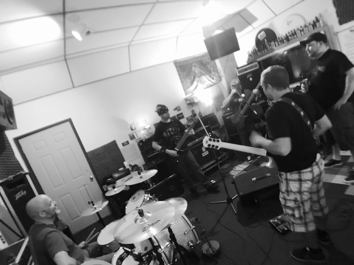 evermorebroken's tweet photo. mind blown! over 200 new followers in 2 days! #evermorebroken #rockmusic #upandcoming #single #tba #donotmissit https://t.co/TBMADdmaX0