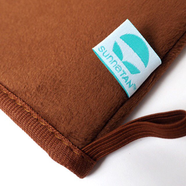 OrganicTanCanad's tweet photo. New Product Alert! Easily keep your summer glow well into autumn with our luxuriously soft, reusable #tanningmitt. https://t.co/Gs8tUwSsb4