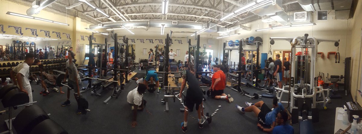 olgcbasketball's tweet photo. Weight room 46 deep! #family #FalconPride #itschanging https://t.co/GwzC057gfk