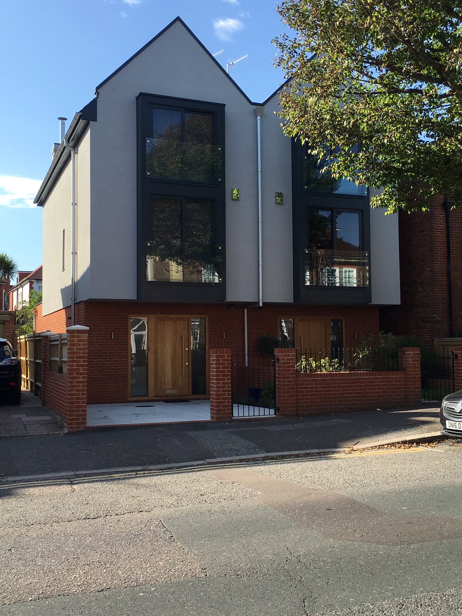blounty123's tweet photo. Two houses recently completed and sold by our client #Brighton #newbuild #timberframe https://t.co/eyjT4BxMxv