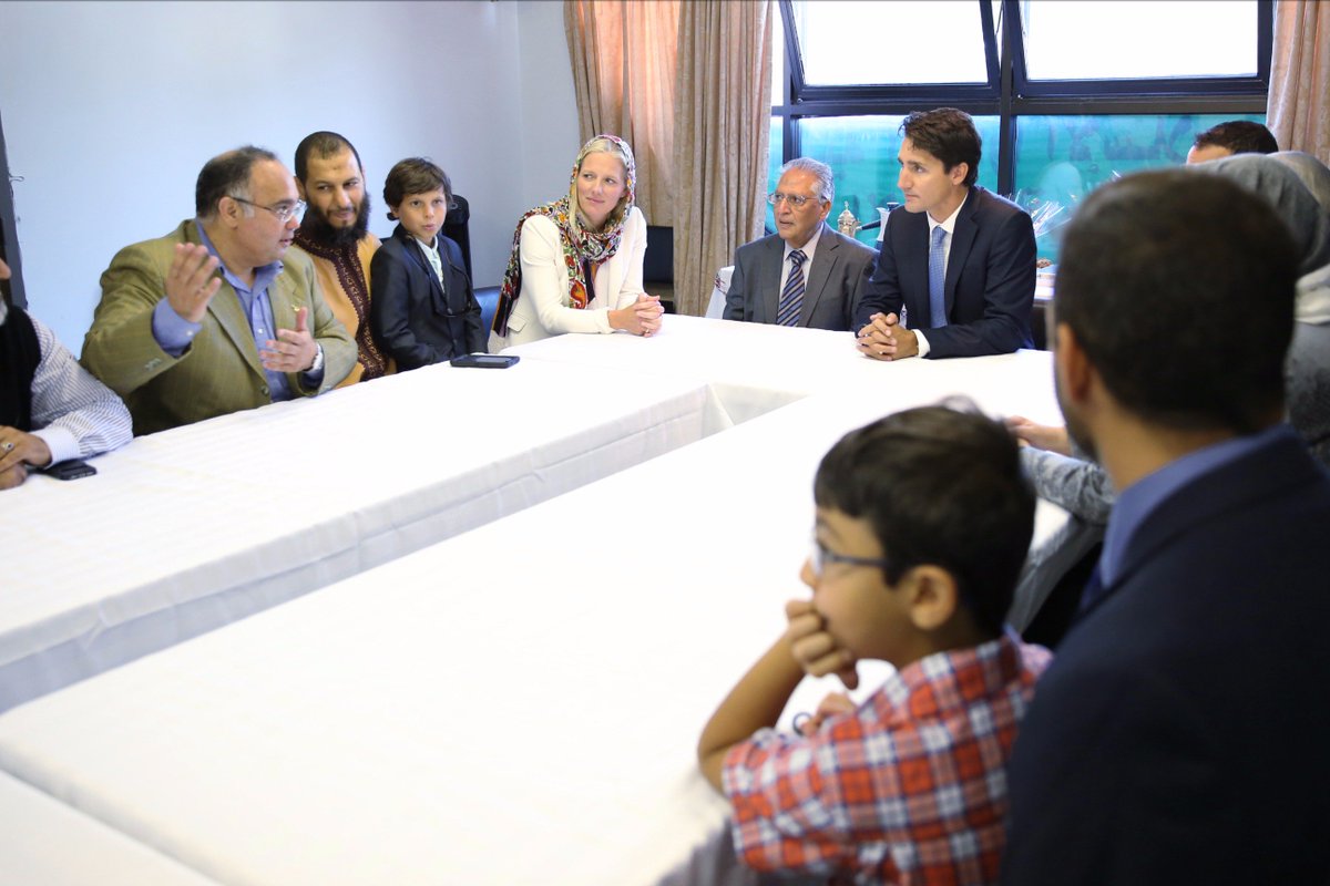 JustinTrudeau's tweet photo. Aïd Moubarak! Merci à l’Ottawa Muslim Association de m’avoir accueilli pour célébrer l’Aïd al-Adha aujourd’hui. https://t.co/qjHIc34kdn