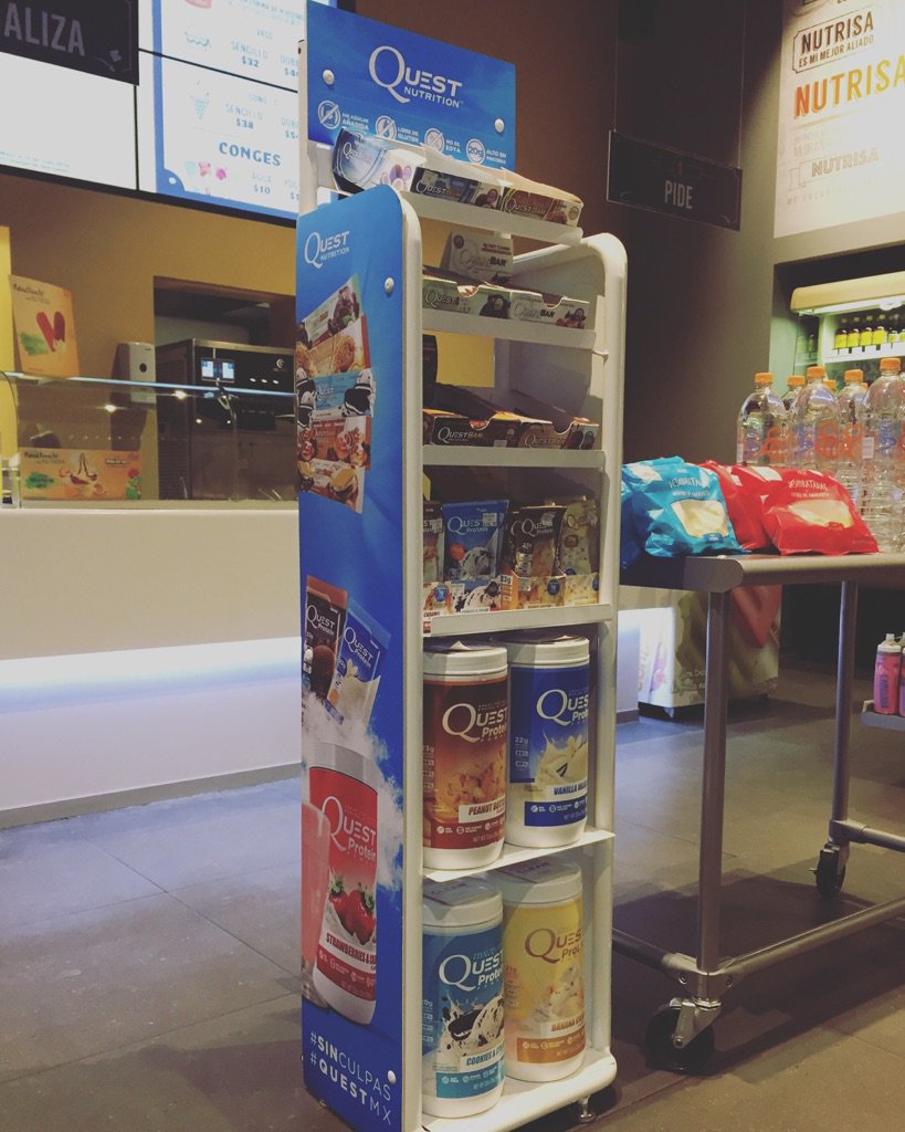 QuestFansMexico's tweet photo. Levante la mano quien ha visto nuestros exhibidores repletos de #QuestNutrition en @nutrisamx #MejoraMiVida 💙💙💙 https://t.co/X41F7wyECN