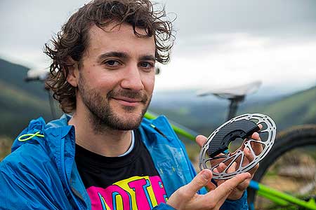 MasseyUni's tweet photo. #MasseyUni scientists develop world first product - the Brake Power Meter for cyclists.
https://t.co/kW2RifrVdt https://t.co/oAZXeCPSe5