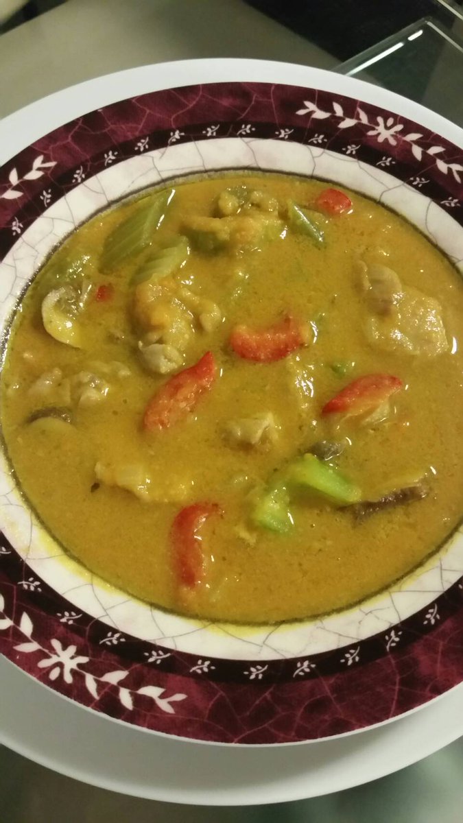 chrissywlee's tweet photo. Clean eat. Coconut vegetable chicken curry.#organic #firstcleanse #cleaneat #day7cleanse https://t.co/cPMVU2PLBC