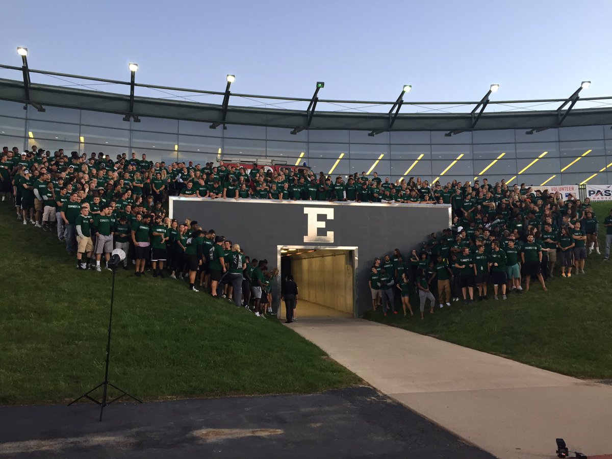 EMUWomensGolf's tweet photo. Can you find the golf team in this group shot? #Comm1tted #championsbuilthere https://t.co/vHQO5VjxGi