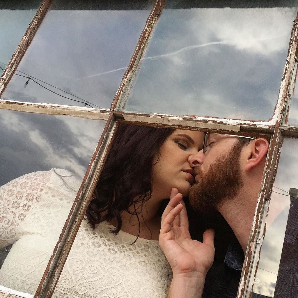MarkDPhotos's tweet photo. Rain can't beat me. #mdplive #deland #brokenglass #engaged #iphonephoto https://t.co/kZg7Tm4n8t https://t.co/dEhwSNxv5Z