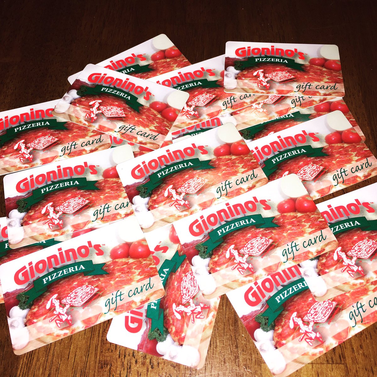 PredictWatchWin's tweet photo. Jump in now for #MNF 🏈 and your chance to win a Gionino's 🍕 every Quarter. #PredictWatchWin https://t.co/jqQmW1pbTa