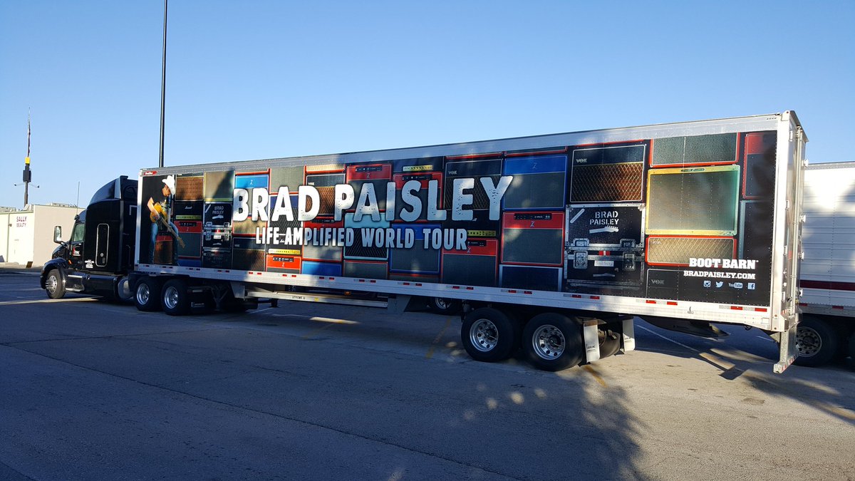 MaddTrker's tweet photo. Saw this when I parked at the Walmart in Manchester, TN. @SXMTheHighway @buzzbrainard @stormewarren https://t.co/X7LqcAXUzz