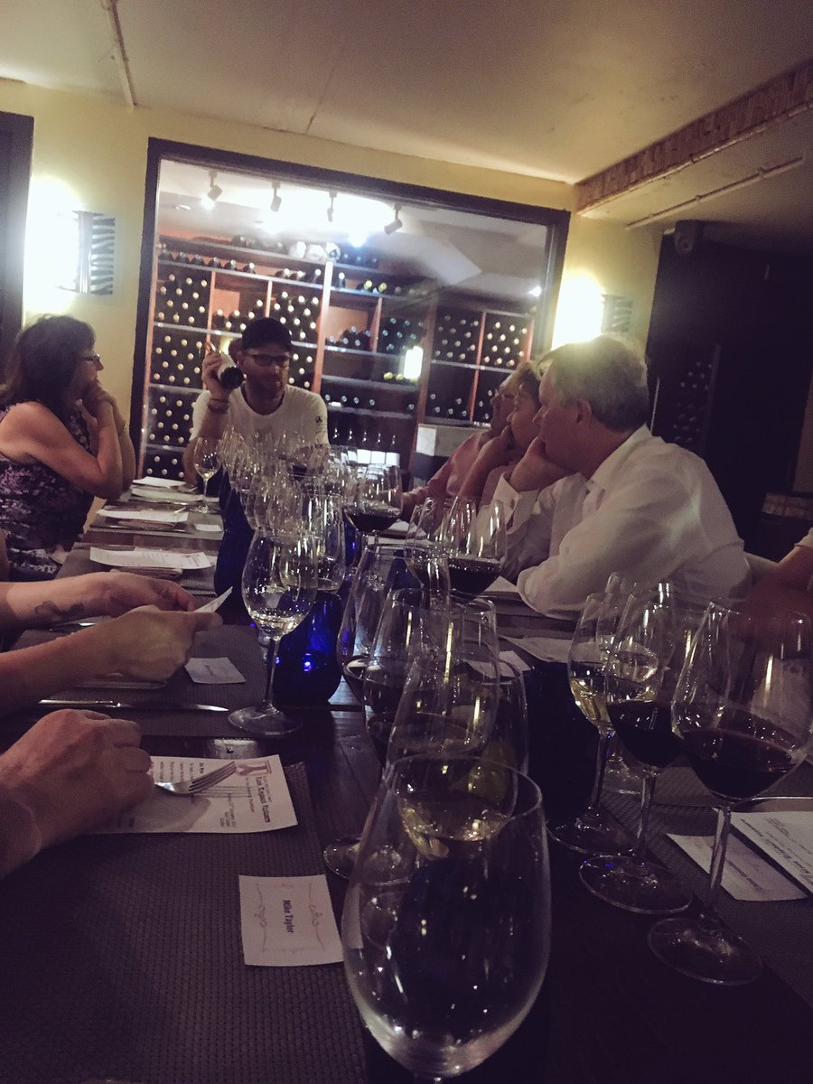 BeaconWines's tweet photo. Superb night tasting the lekker @BEVintners wines just now, many thanks @RedSquirrelWine https://t.co/3wxT2YU1Qt