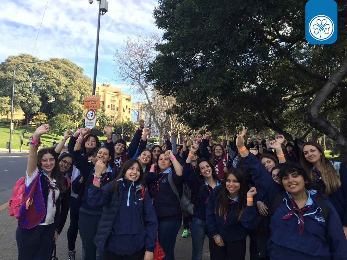 GuiasArgentinas's tweet photo. El #Interclanes visitó Jardín Botánico, Jardín Japonés, Planetario, Hospital de Niños y Biblioteca Nacional. https://t.co/y4wllXb6t1