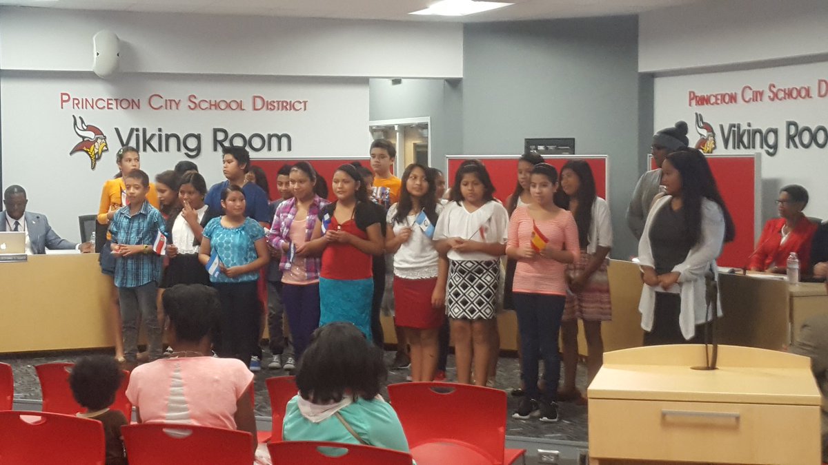 JonFricke1's tweet photo. Princeton Middle School celebrating National Hispanic Month.  Great work! #vikingdiff https://t.co/uX046lCtyL