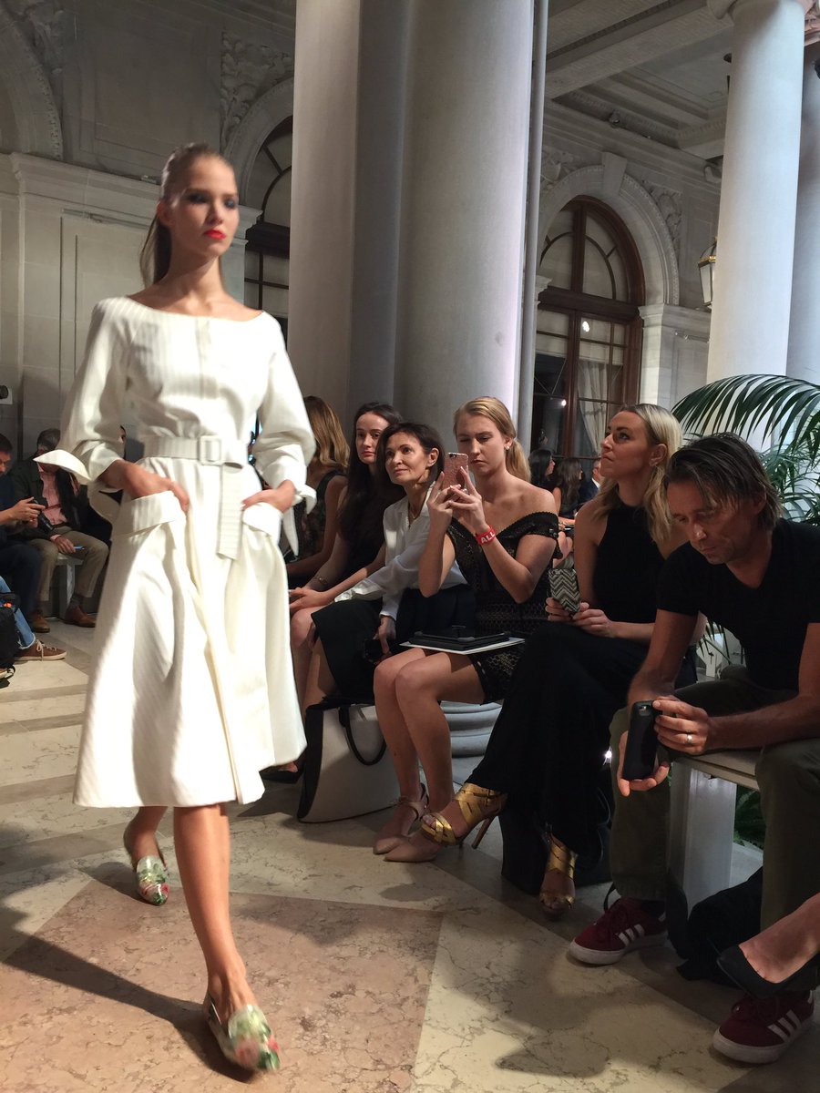 FGINYC's tweet image. Beautiful show by #fgimember @HouseofHerrera #NYFW