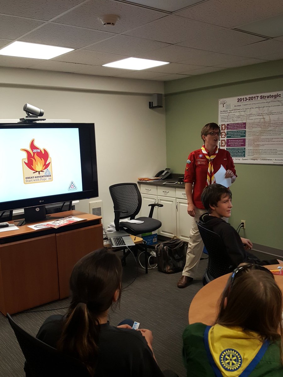 swcscouts's tweet photo. SWC Popcorn team leader Scouter Jen kicks off the #scoutspopcorn campaign to Sunset Area https://t.co/NBXknBD57J