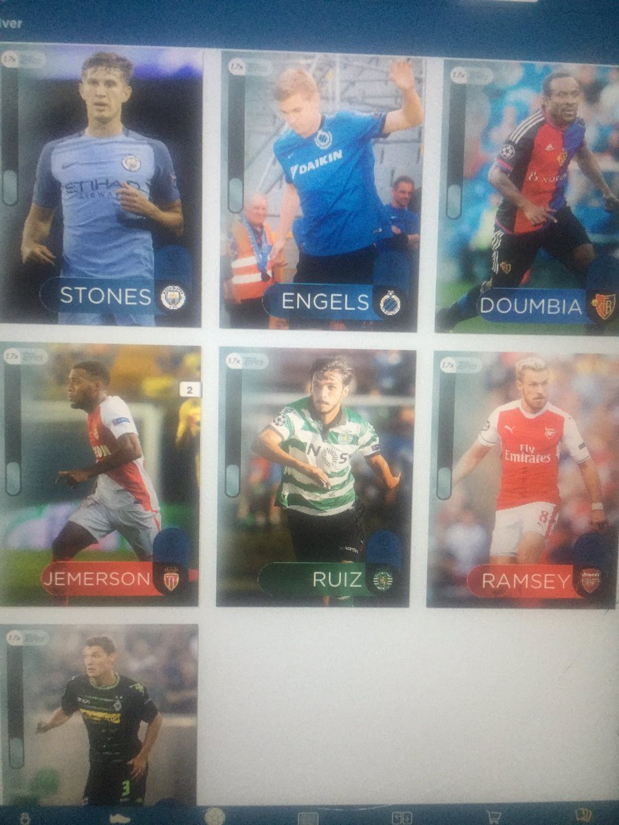 bluntyy's tweet photo. UCL + loads of irons available, collectable, non topps, good Star Wars or twd 

RTs appreciated👏 https://t.co/WsZVUbLyNS
