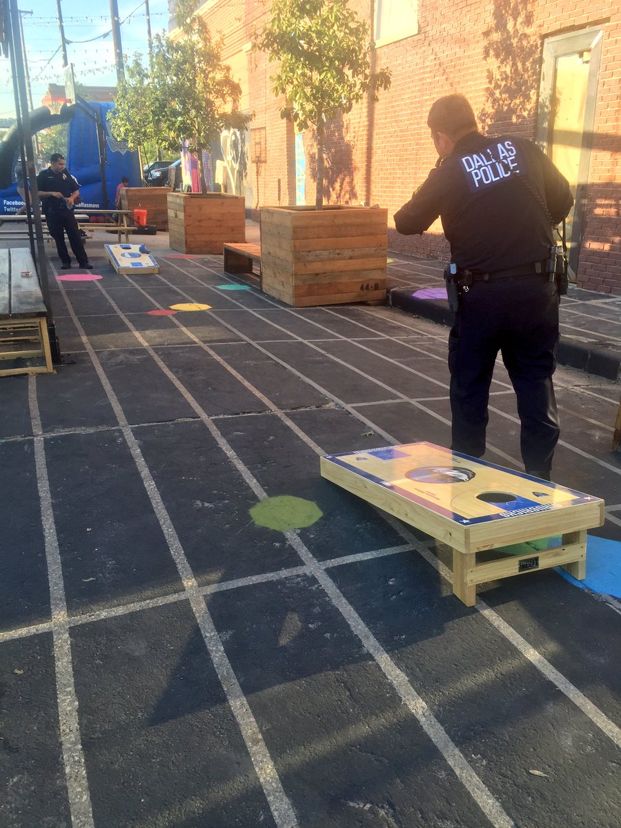 dallasmavs's tweet photo. Hanging out in Deep Ellum for Reimagine Crowdus with the street team, drumline, Maniaacs and FREE tickets! https://t.co/tP5RNHdZHZ