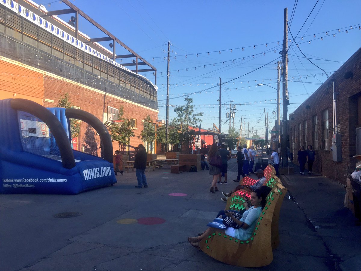 dallasmavs's tweet photo. Hanging out in Deep Ellum for Reimagine Crowdus with the street team, drumline, Maniaacs and FREE tickets! https://t.co/tP5RNHdZHZ