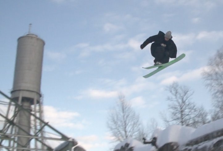 Also playing @ #Snowvana16: urban-ski film, Vice Versa by <a href="/TWallisch/">Tom Wallisch</a> &amp; <a href="/GoodCompanySki/">Good Company</a>! bit.ly/2cjM8eU ❄️