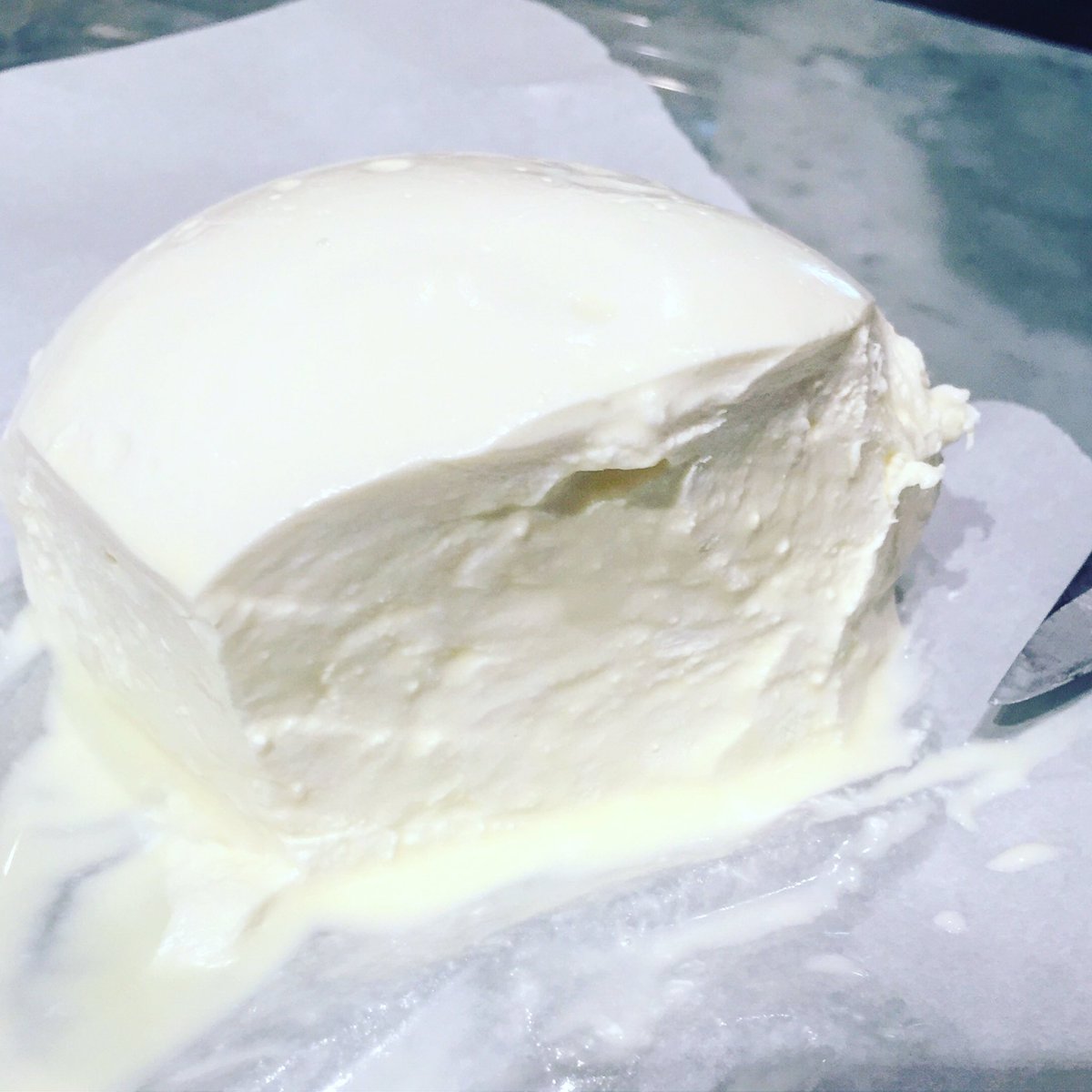 Sexiest, tastiest mozzarella ON the PLANET <a href="/Loudipalo/">Lou Di Palo</a> #littleitaly #littleitalynyc #dipalos #foodflock <a href="/TwitterFood/">Twitter Food</a>