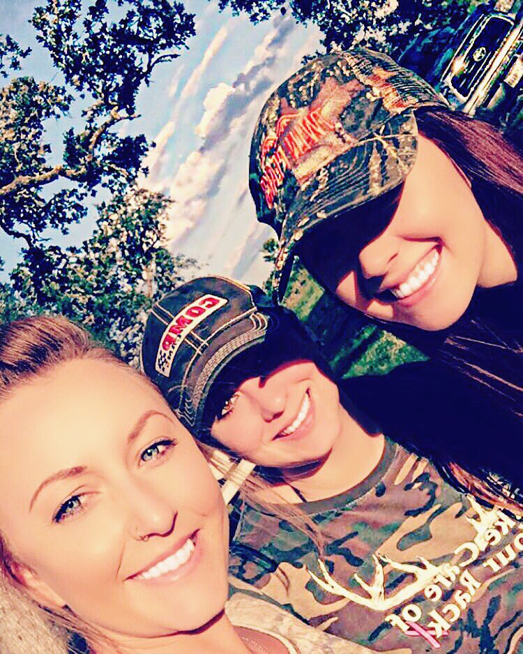 EricaChessman's tweet photo. #Ranchdays ☀️🌻🐝🕊🌾🐺🐄🐃 👯🐞🐍🐛🐌🐜🦂🕷🐓🐇🐿🌸🌿🌵🌳 https://t.co/xwjF2Rl63F