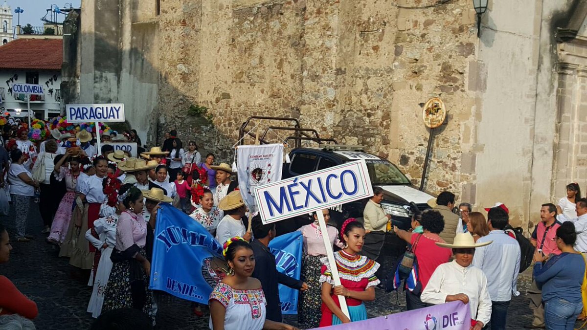 Sectur_Guerrero's tweet photo. Así se ve hoy #Taxco con el 1er. Festival Internacional de Ballets de Danza Folklórica con 6 países de Latinoamérica https://t.co/TAFTgUmLq6