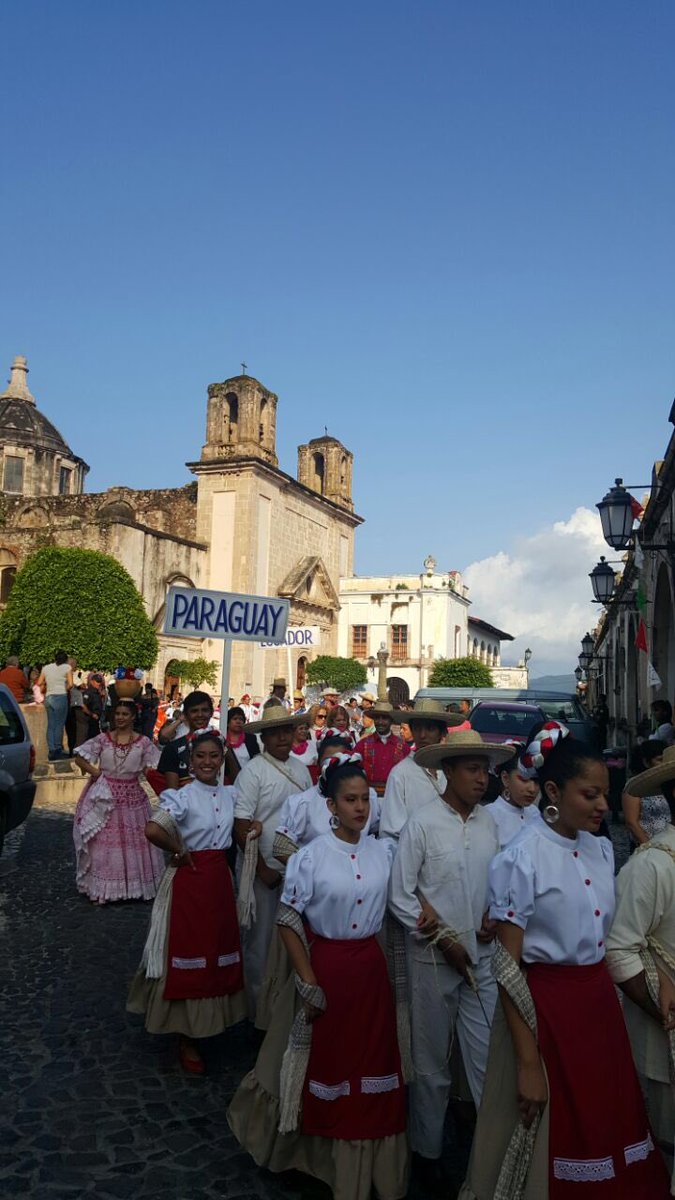 Sectur_Guerrero's tweet photo. Así se ve hoy #Taxco con el 1er. Festival Internacional de Ballets de Danza Folklórica con 6 países de Latinoamérica https://t.co/TAFTgUmLq6