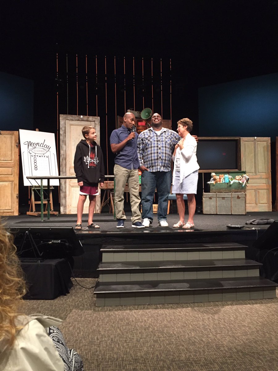 donnahup's tweet image. Playing with oldest to youngest for an emoji game 🙌🏻🎉 @OrangeLeaders #OrangeTour #ThinkOrange