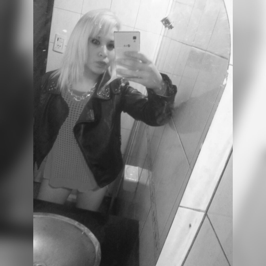 AguusBl_'s tweet photo. Esta claro que tu mereces alguien mejor no se en que fallé pero no ahí otra como yo 💪 https://t.co/g4veR5TPuR