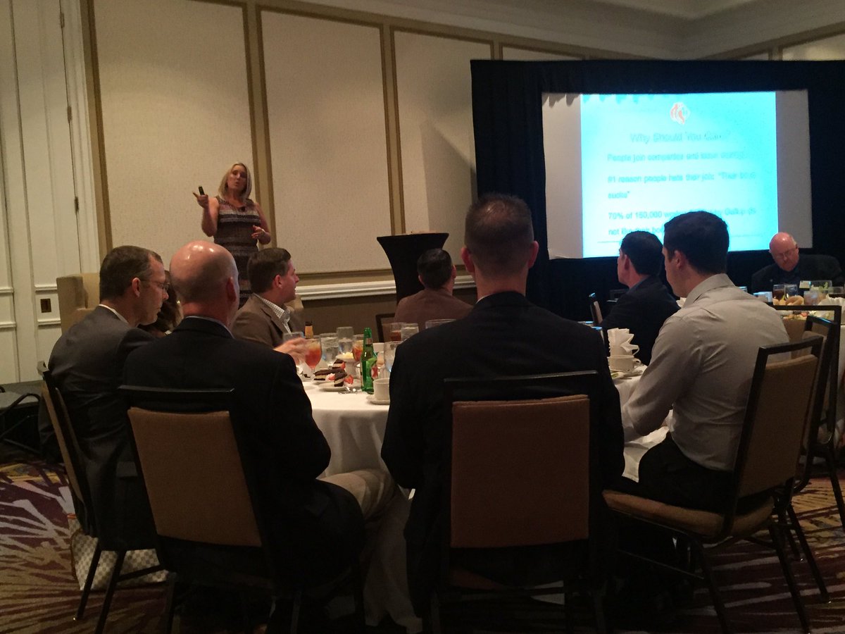 billwachel's tweet photo. Serving my industry peers, learning, and networking at DFWSIM meeting. Highenergy speaker @mindy_mackenzie! #DFWSIM https://t.co/kQbnPkt08w