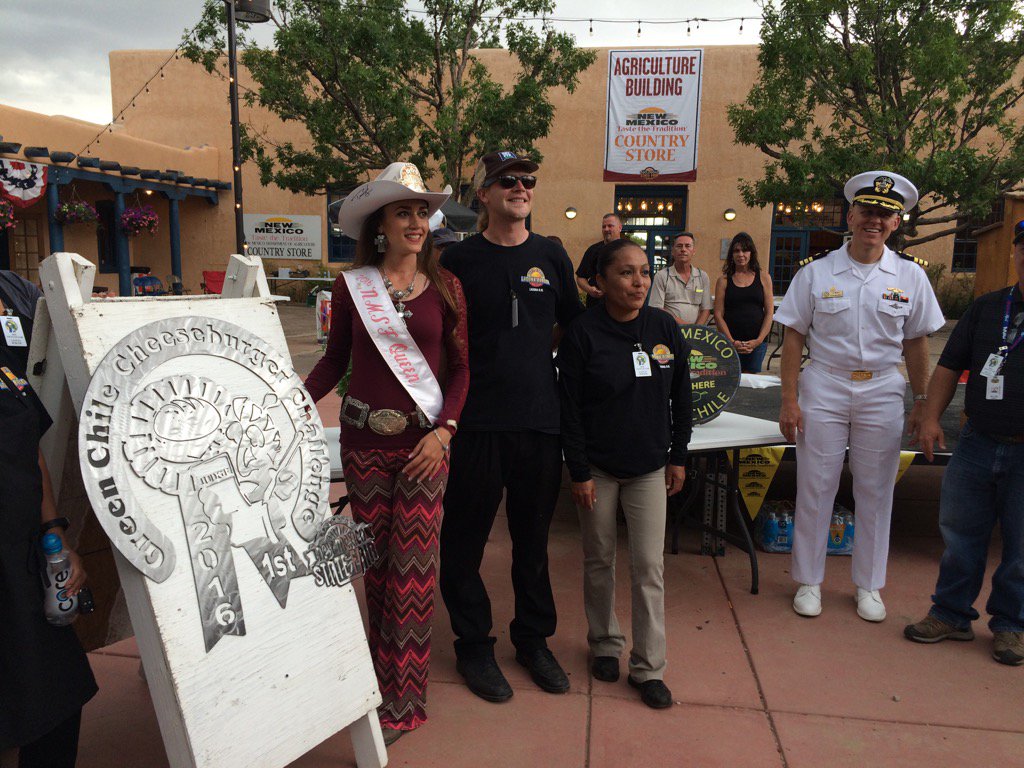 CandaceKRQE's tweet photo. A new Green Chile Cheeseburger champ has been crowned for the state, Laguna Burger! https://t.co/bykNu0KTjm