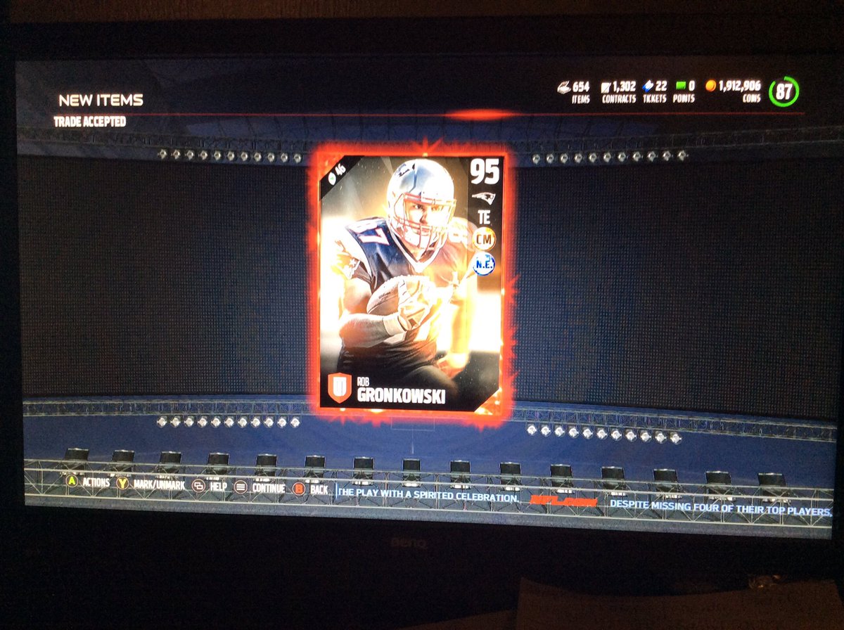 eclipseomg's tweet photo. When your homie Dixie come through with that 95 Gronk 🔥🙌🙌 https://t.co/2x5oueb9pT