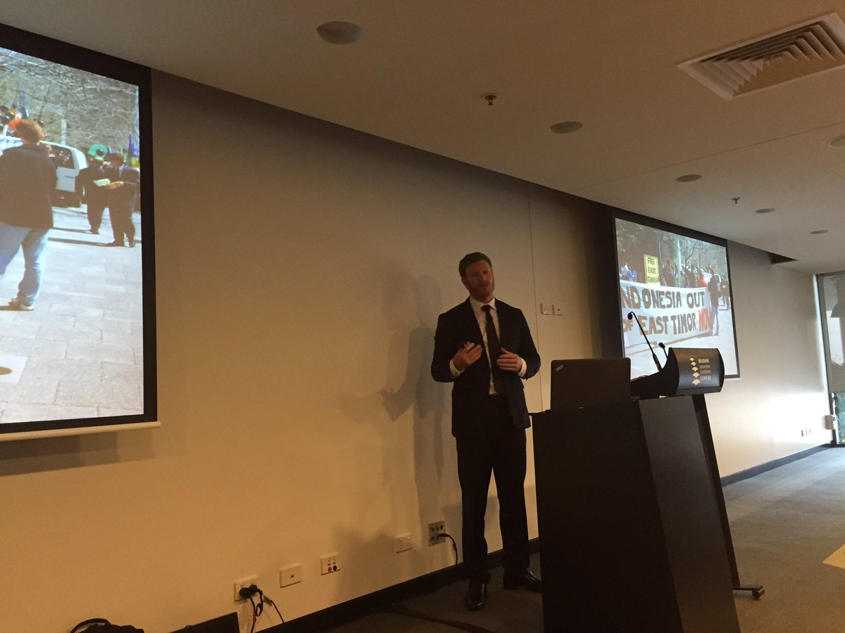 AGRICENLIFER's tweet photo. Dan Keighran, #VictoryCross recipient speaks to #Landmark NE Region Branch Managers Conference #courage #commitment https://t.co/jYJGkXyuBE