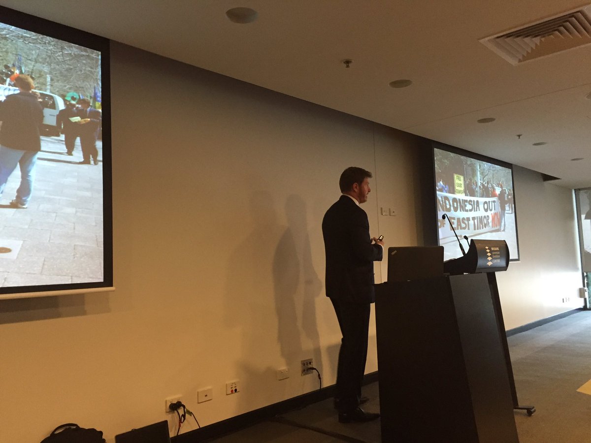 AGRICENLIFER's tweet photo. Dan Keighran, #VictoryCross recipient speaks to #Landmark NE Region Branch Managers Conference #courage #commitment https://t.co/jYJGkXyuBE