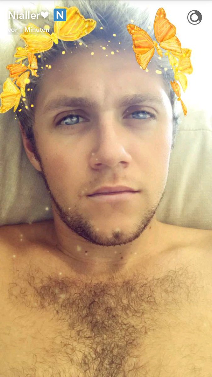 MellyCoskun's tweet photo. HAPPY 23th BIRTHDAY NIALLER!! HAVE A LOVELY DAY!! WE LOVE YOU!! @NiallOfficial #HappyBirthdayNiall ❤👏🎁🎊 https://t.co/4AOWWHlbPg