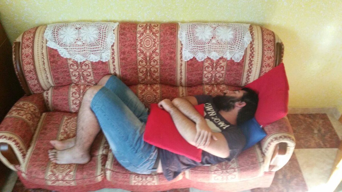 nere_1996's tweet photo. #RebosaComodidad #MuertoDeHambre #Repudiado #MasFarlopa @Yagoares @_helivesinyou @isaaccm17 @cofis1 https://t.co/CG9qLzllfN