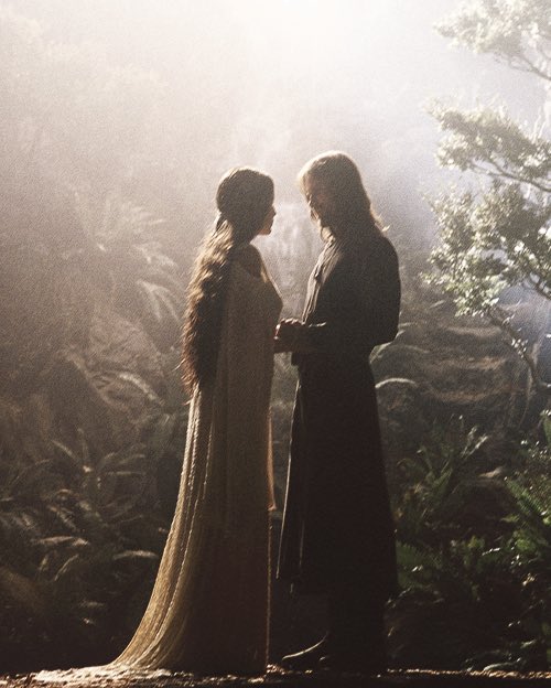 butterfIei's tweet photo. Liv Tyler | Lord of the Rings (2001-) https://t.co/llhpTJvJiz