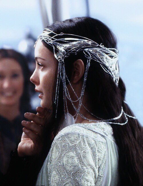 butterfIei's tweet photo. Liv Tyler | Lord of the Rings (2001-) https://t.co/llhpTJvJiz