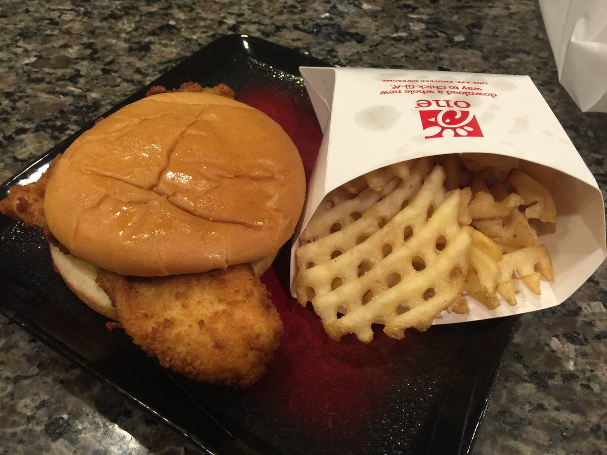 WMSwarrior's tweet photo. We got our @ChickfilA for #warrenms spirit night! Did you?? https://t.co/snLFpH2Sj9