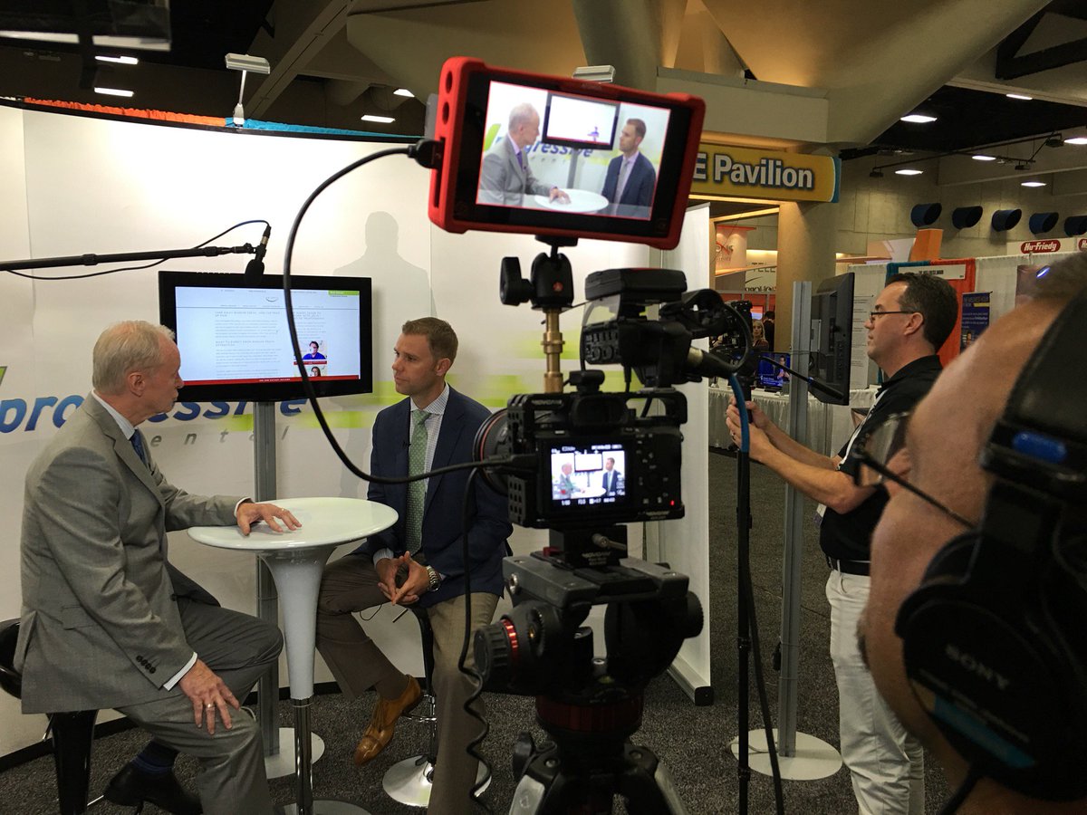 thepdmteam's tweet photo. Dr. Sam Low & Bart Knellinger discussing the rapidly changing periodontal industry. #ProgressiveDental #AAP2016 https://t.co/1frEHPy3VV