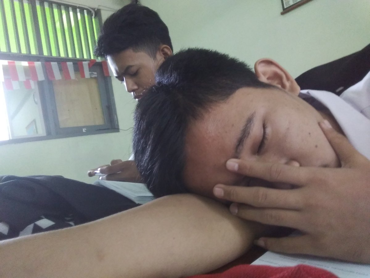 DIXNEUFDELA2017's tweet photo. Ngantuk doi sob https://t.co/sXu2PHBUWg