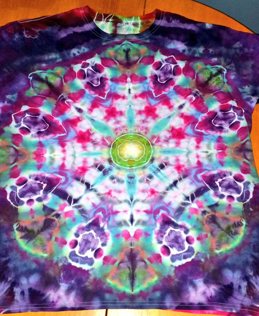 jasecase13's tweet photo. #TIEDYE #MANDALA #JAYDYES #TIEDYEISART #ICEDYE #JAYDYES #PSYCHEDELIC #HANDDYED https://t.co/EX7NGSRvgu