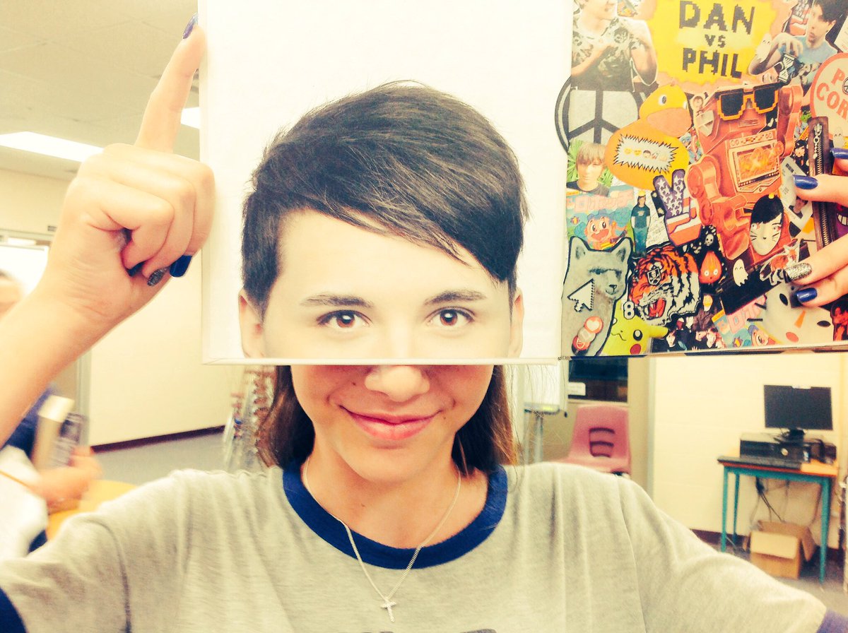 MsCarterGPS's tweet photo. Perfect library #bookface @danisnotonfire. This is what you'd look like with a mullet in case you were wondering.😜 https://t.co/FXxVvXNJtZ