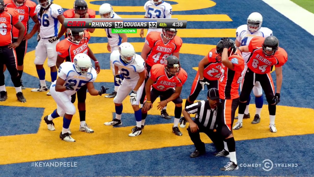 Wheres_Pear_E's tweet photo. The refs waiting for Antonio Brown to twerk the third time like https://t.co/OkxmQiefj0
