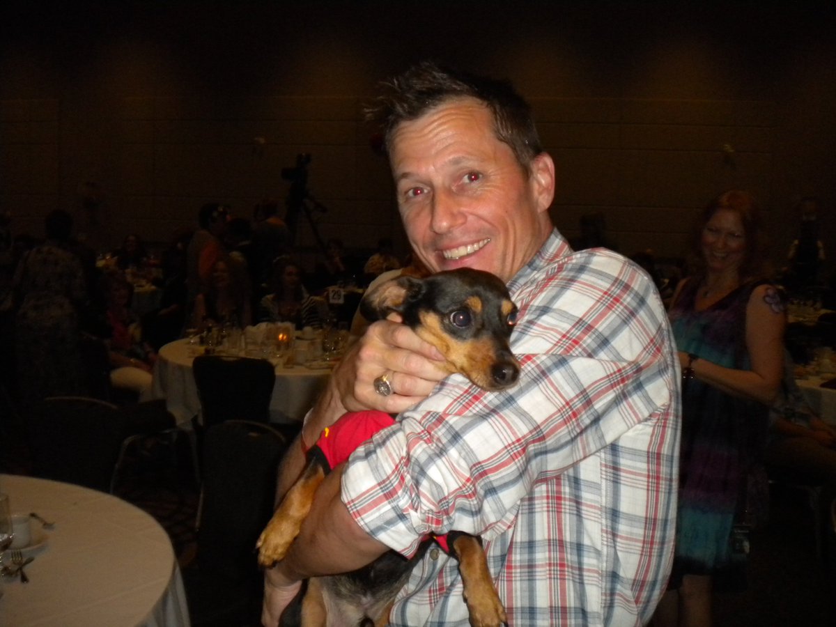 ronfrancis32's tweet photo. Had a great time at #GateconTH16 hanging out with @imcorinnemec https://t.co/Yrpspf2M79