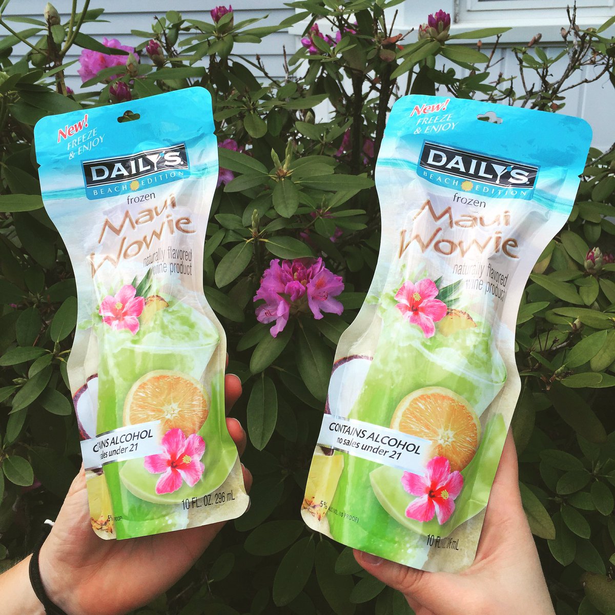 Dear #BFF: You're one in a MELON! 👯🍹🍈🍊🍍🌺 #cocktails #mondayfeels #neverchange #happyhour #mauiwowie #cheers #monday