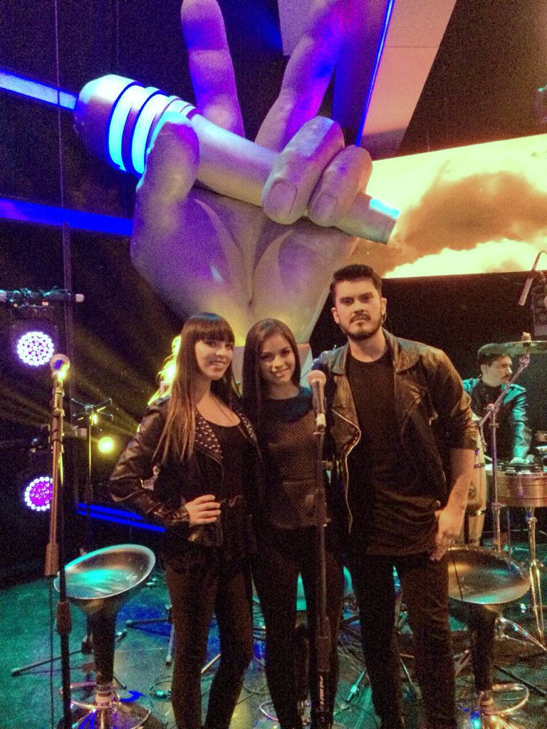 PamJimenezS's tweet photo. El coro @mrdanieldonoso @TheVoiceChile https://t.co/QS4zzPOjJo