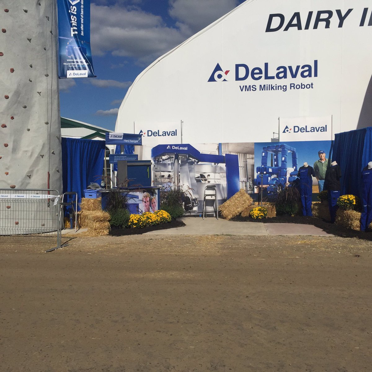philCDNag's tweet photo. Come join @DeLavalCanada at the Dairy Innovation Centre at @outdoorfarmshow We're ready for #cofs16 ! https://t.co/3oEFOiIa8d
