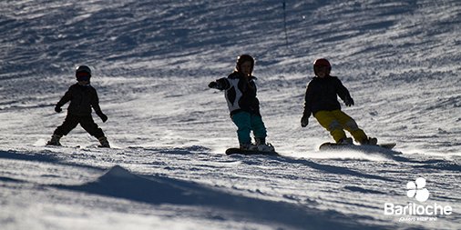 Bariloche_ar's tweet photo. Estamos en el Cerro esquiado a full. ¿Vos qué esperas para venir? #InviernoEnBairloche: https://t.co/Jlwct1qX9Q https://t.co/r9PMP6HQ2y