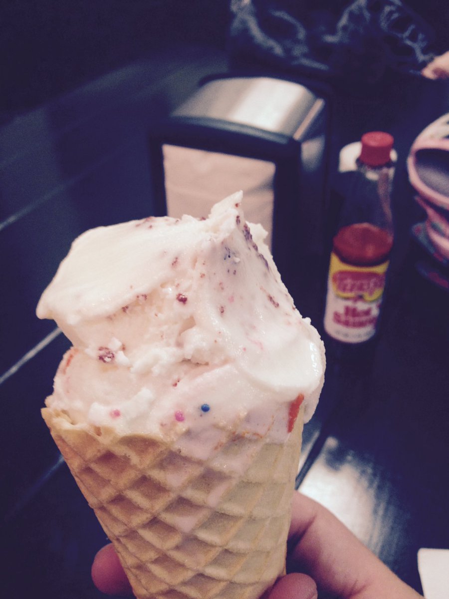 WhittJones's tweet photo. I love the animal cookie &amp; red velvet ice cream at #DowntownScoops in @fayettecityga 10% Off with #SustainSmall https://t.co/Ey4a0NeXfu